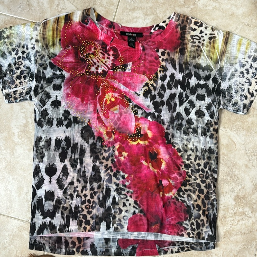 Dressy Tee in animal and flower print with gold embellishments